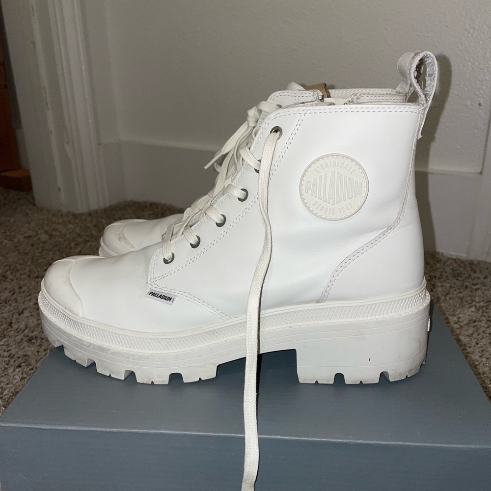 Palladium leather boots